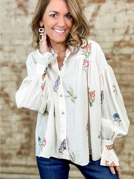 entro Tops - NWT entro Cream Floral Embroidered Button-Front Blouse